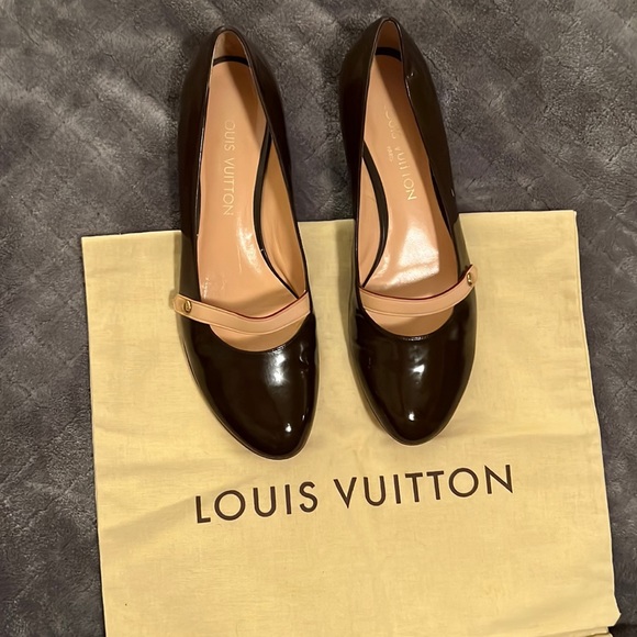 Louis Vuitton Shoes - Louis Vuitton Patent Leather Flats with Pink Strap